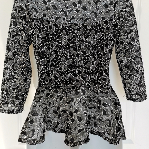 Black Silver lace peplum top size s - Picture 5 of 7